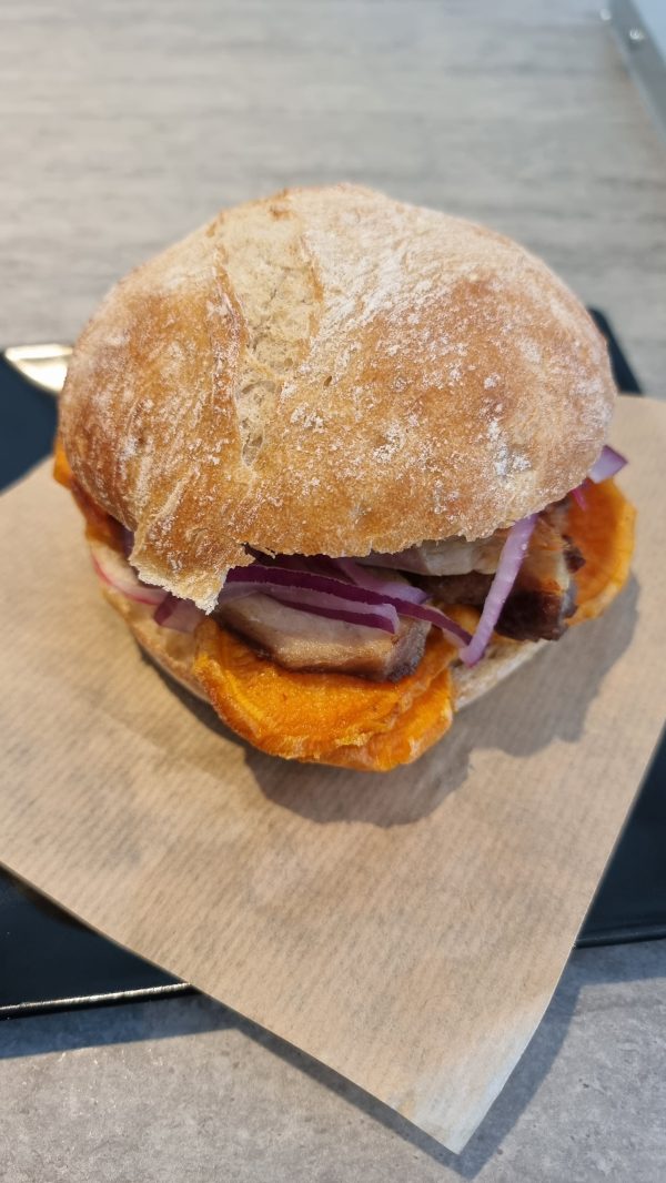 SANDWICH DE ASADO