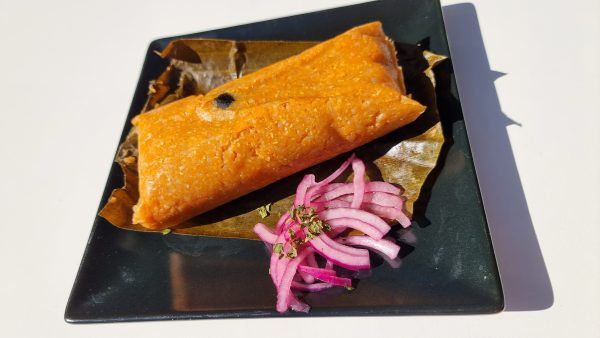 TAMALES DE POLLO/CERDO DE LA CASA